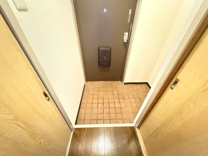 物件内観写真15　(玄関)