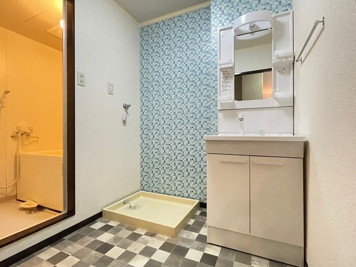 物件内観写真12　(洗濯機置場)