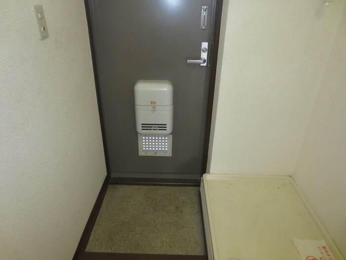 物件内観写真18　(玄関)
