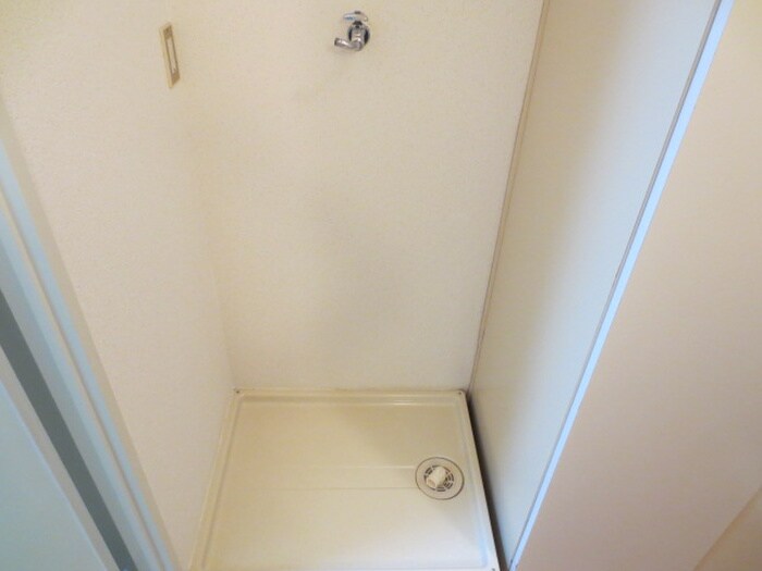 物件内観写真9　(洗濯機置場)