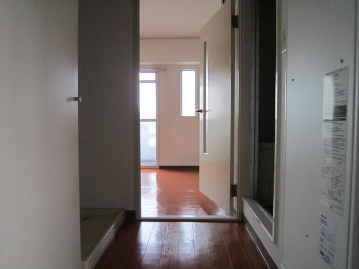 物件内観写真10　(廊下)