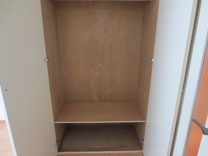 物件内観写真12　(収納)