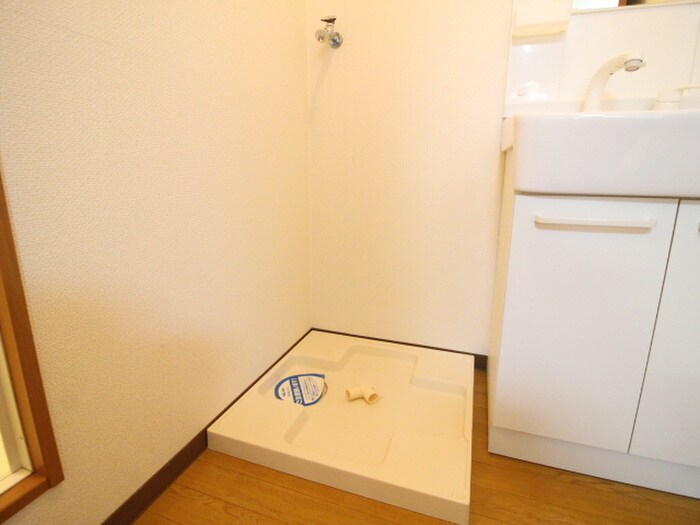 物件内観写真18　(洗濯機置場)