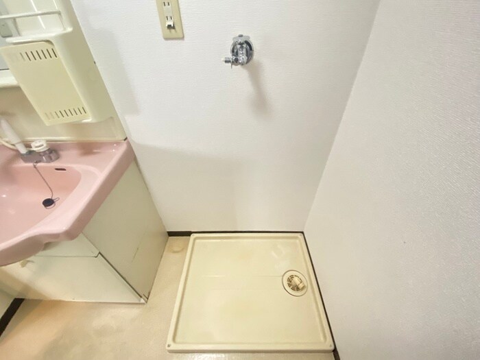 物件内観写真17　(洗濯機置場)