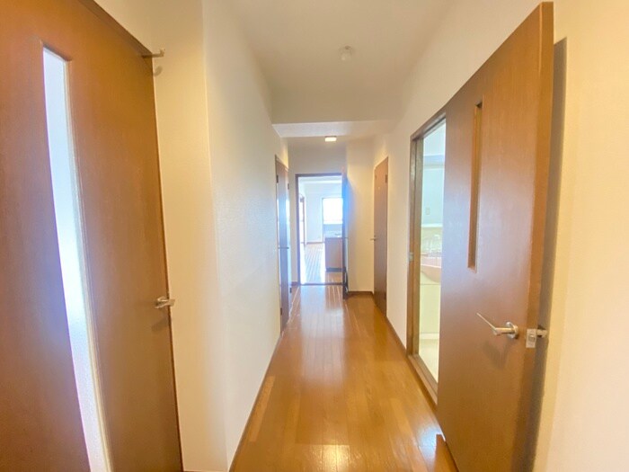 物件内観写真19　(廊下)