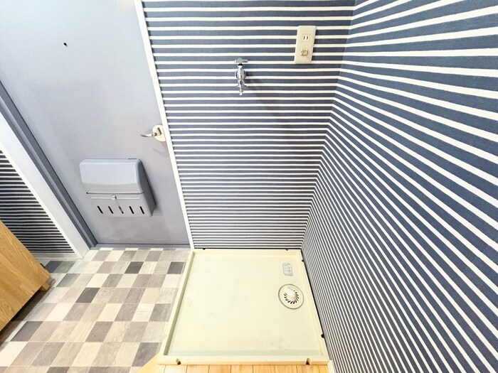 物件内観写真18　(洗濯機置場)