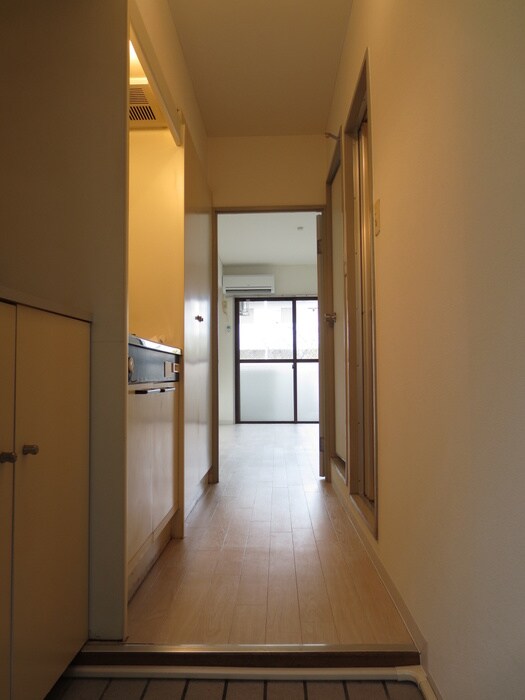 物件内観写真7　(玄関)