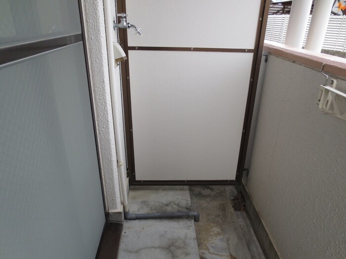 物件内観写真20　(洗濯機置場)