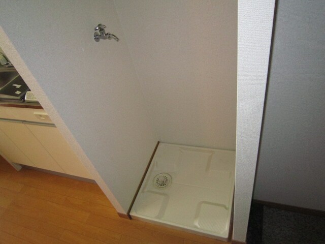 物件内観写真9　(洗濯機置場)