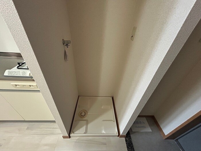 物件内観写真14　(洗濯機置場)