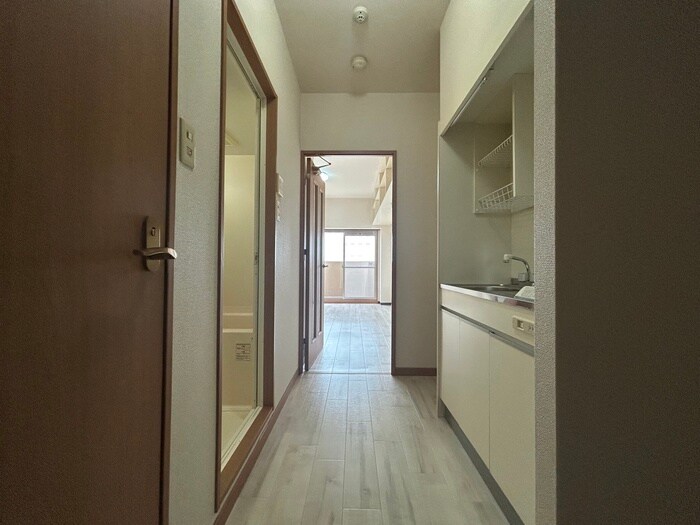 物件内観写真19　(廊下)