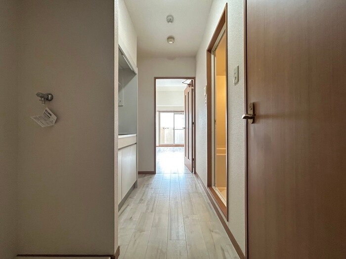 物件内観写真19　(廊下)