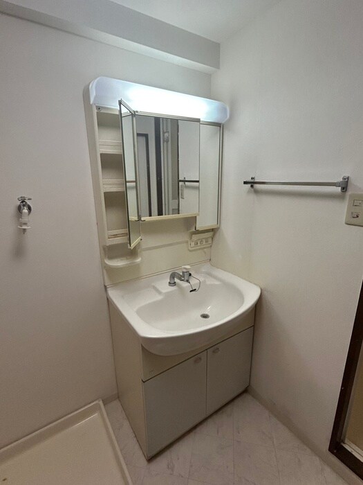 物件内観写真11　(洗面)