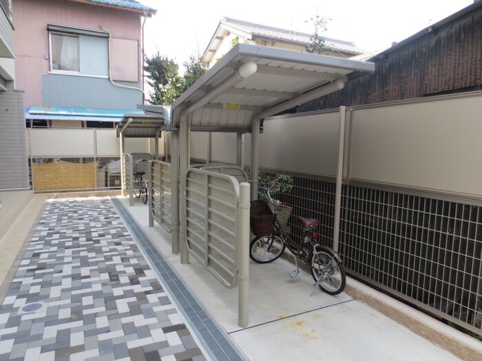 物件外観写真3　(駐輪場)