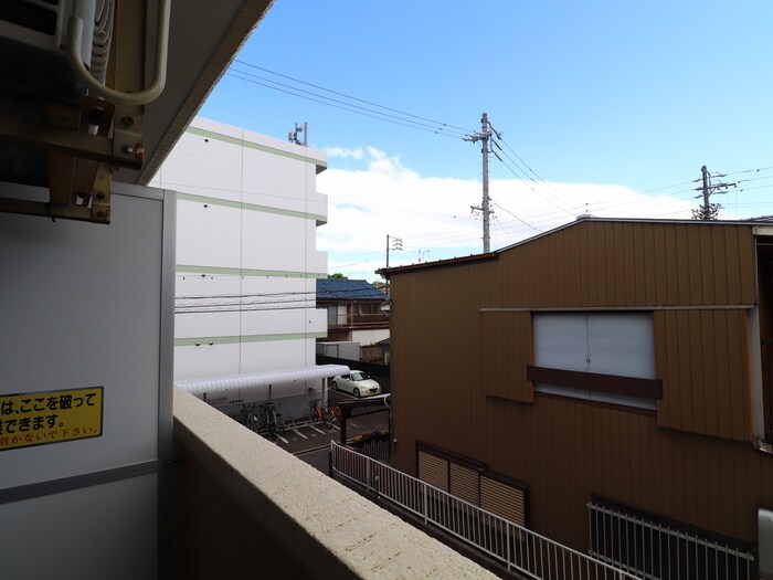 物件内観写真16　(室内からの展望)