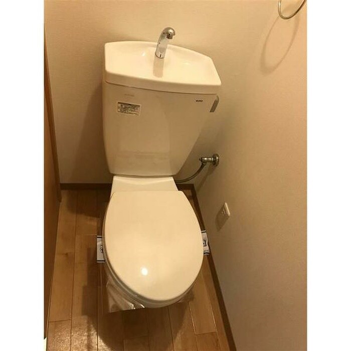 物件内観写真8　(トイレ)