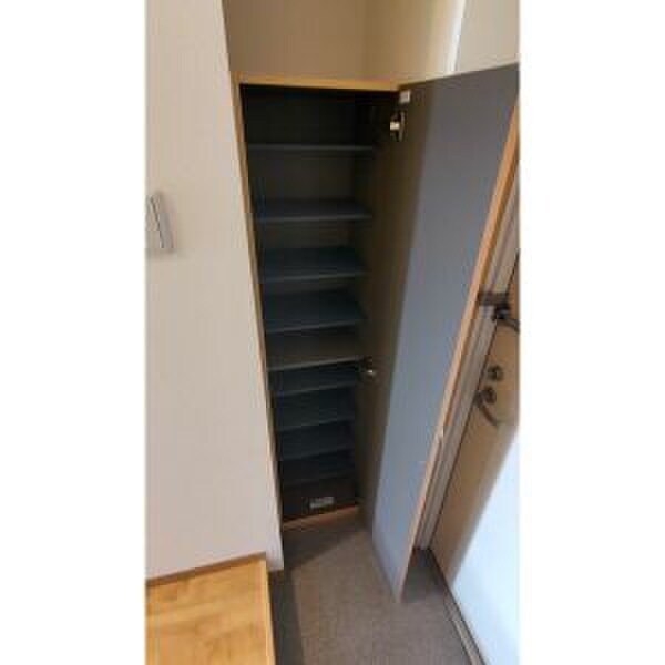 物件内観写真10　(靴箱)