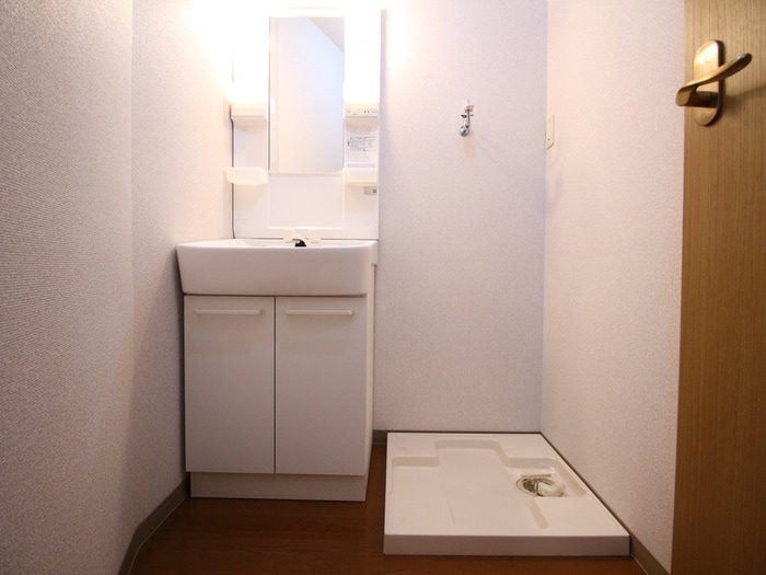 物件内観写真11　(洗濯機置場)