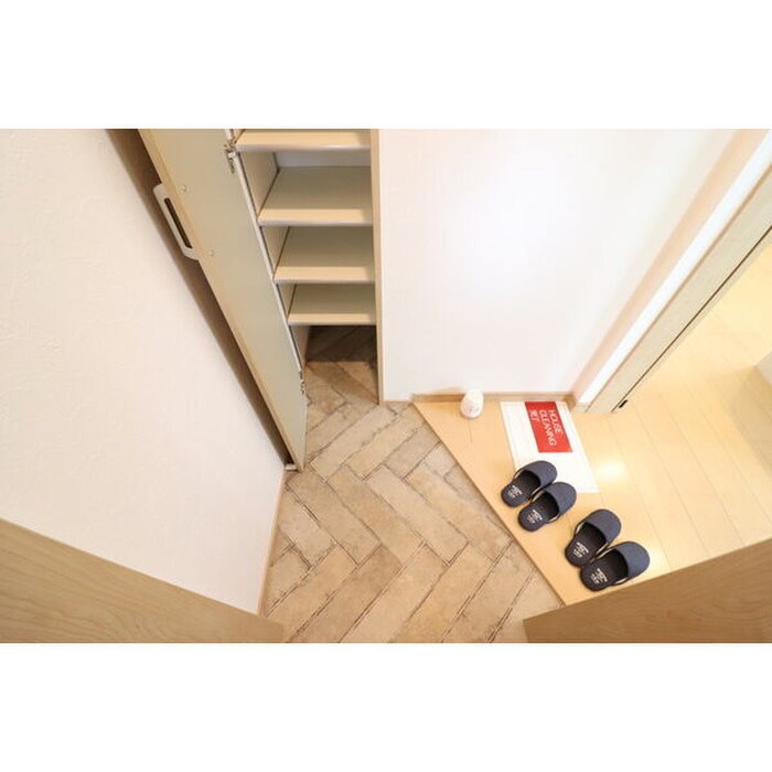 物件内観写真14　(玄関)