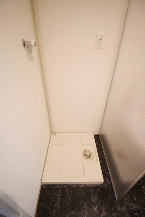 物件内観写真15　(洗濯機置場)