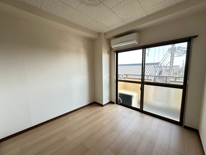 物件内観写真9　(居室)