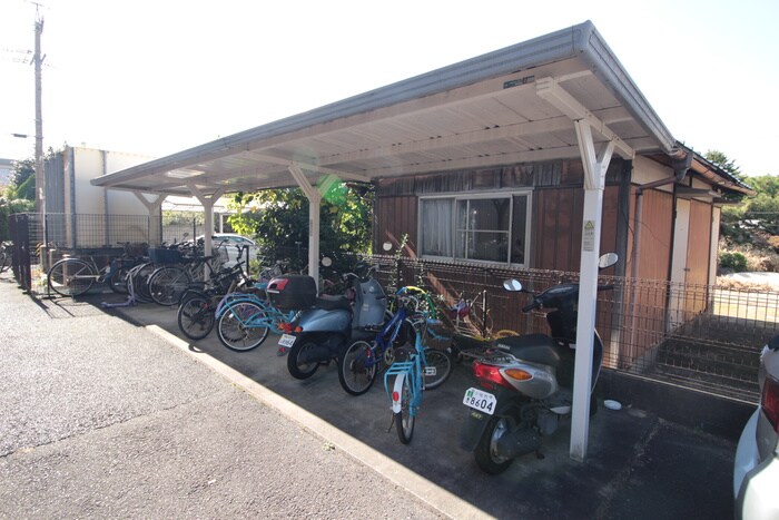 物件外観写真6　(駐輪場)