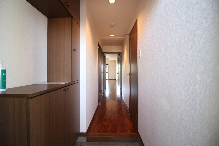 物件内観写真7　(玄関)