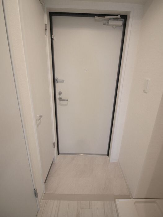 物件内観写真18　(玄関)