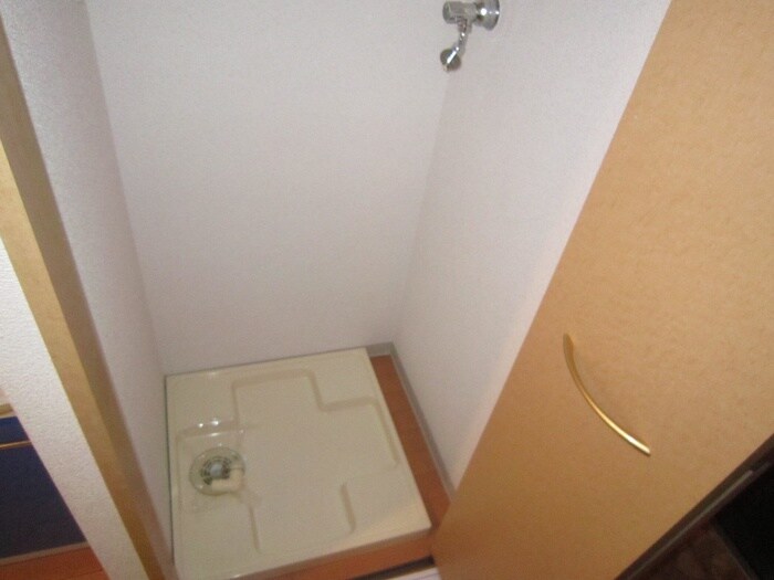 物件内観写真13　(洗濯機置場)