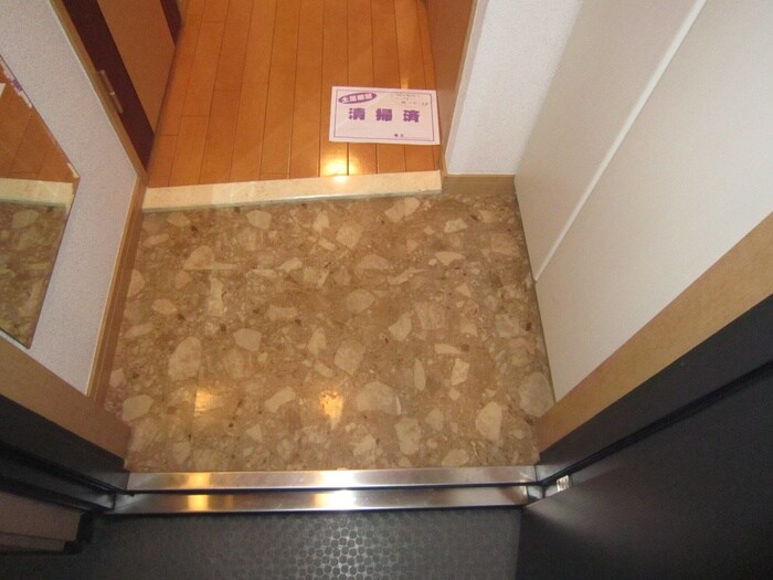 物件内観写真15　(玄関)