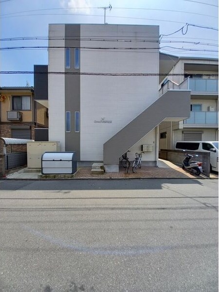 Creo八田参番館外観写真