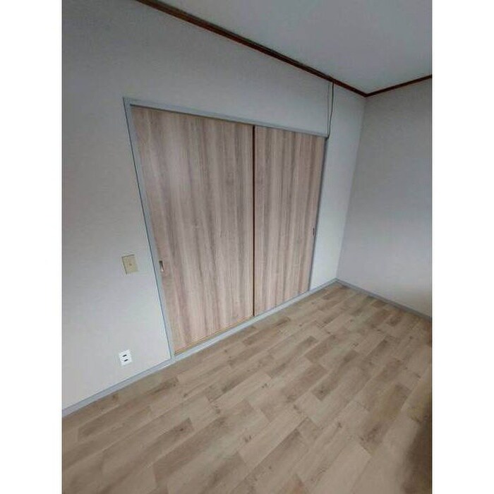 物件内観写真9　(居室)