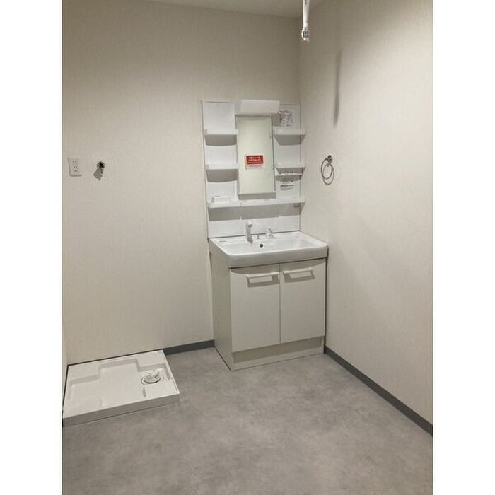 物件内観写真7　(洗濯機置場)