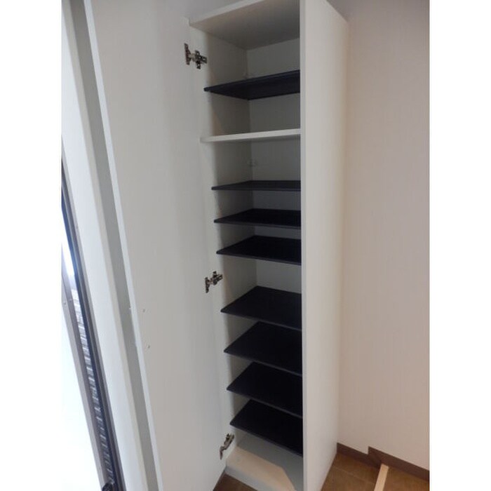 物件内観写真12　(靴箱)