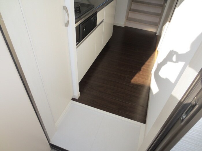 物件内観写真7　(玄関)