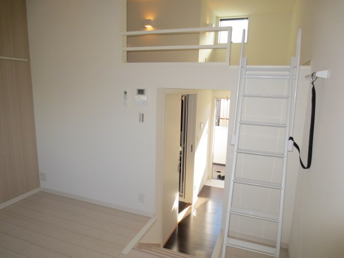 物件内観写真9　(居室)