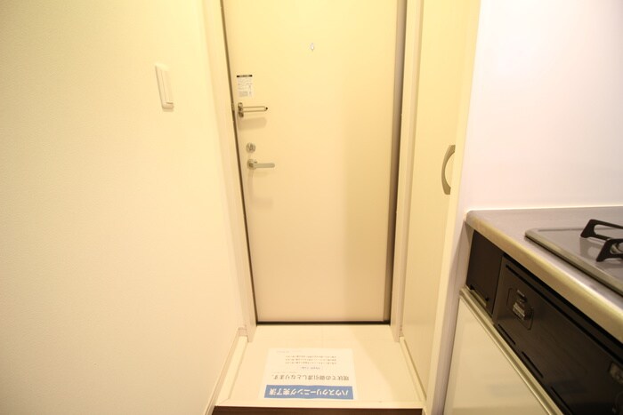 物件内観写真16　(玄関)