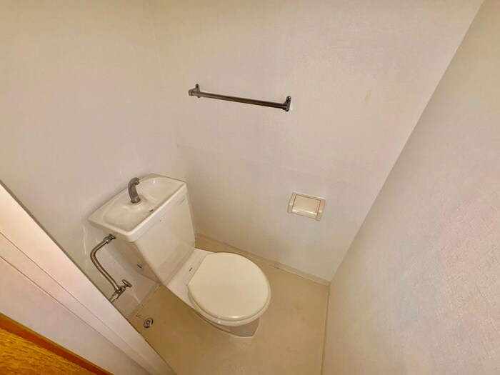 物件内観写真12　(トイレ)