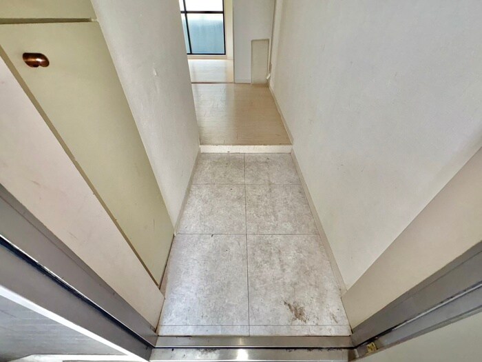 物件内観写真17　(玄関)