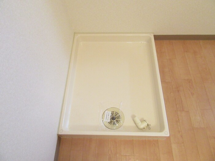 物件内観写真14　(洗濯機置場)