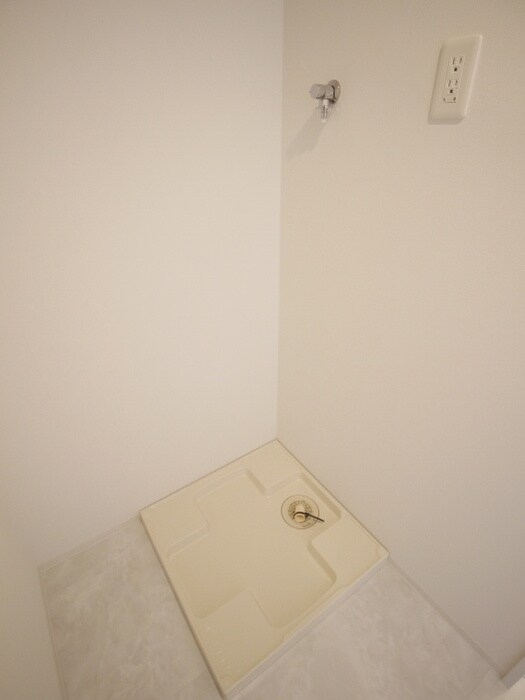 物件内観写真16　(洗濯機置場)