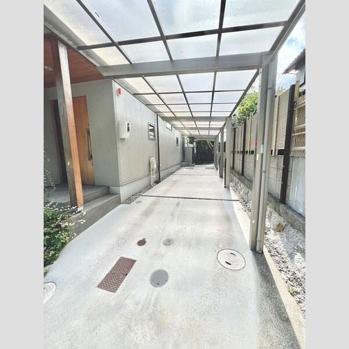 物件外観写真2　(駐車場)