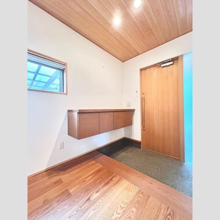 物件内観写真9　(玄関)