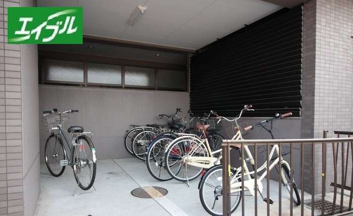 物件外観写真4　(駐輪場)