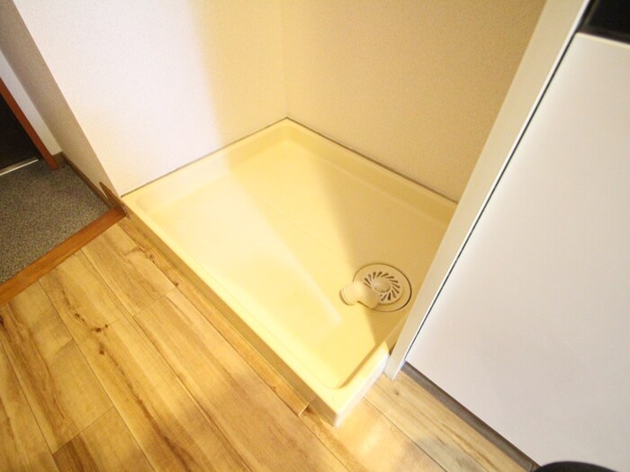 物件内観写真13　(洗濯機置場)