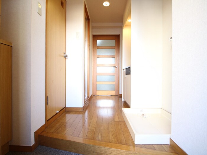 物件内観写真15　(玄関)