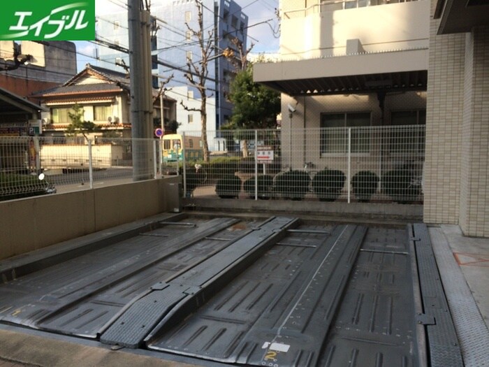 物件外観写真4　(駐車場)