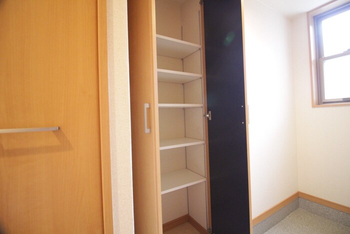 物件内観写真9　(靴箱)