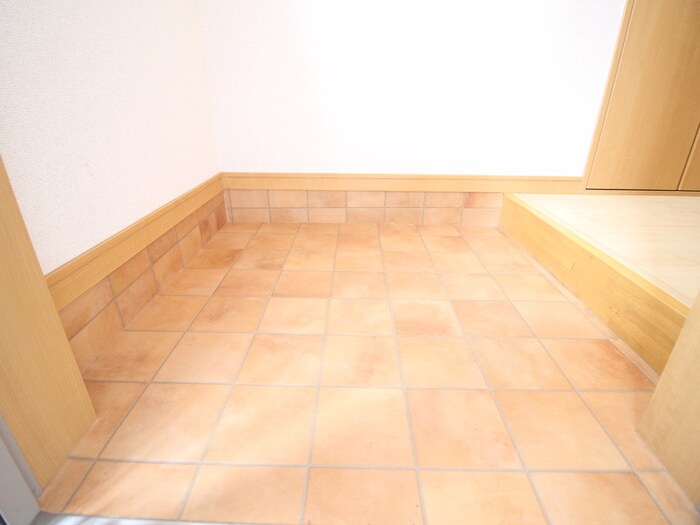 物件内観写真17　(玄関)