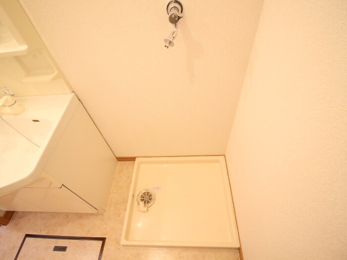 物件内観写真15　(洗濯機置場)